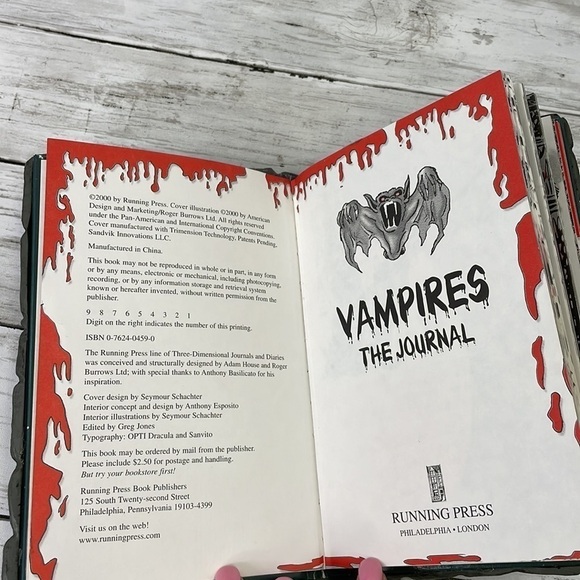 VAMPIRES JOURNAL 2000 rubber 3D blank  pages with designs rare - Picture 2 of 8